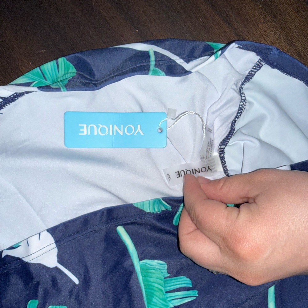 Yonique Navy Blue Swimwear Top with Leaf Pattern & Navy Blue Bottoms - Size 2XL - Picture 8 of 8